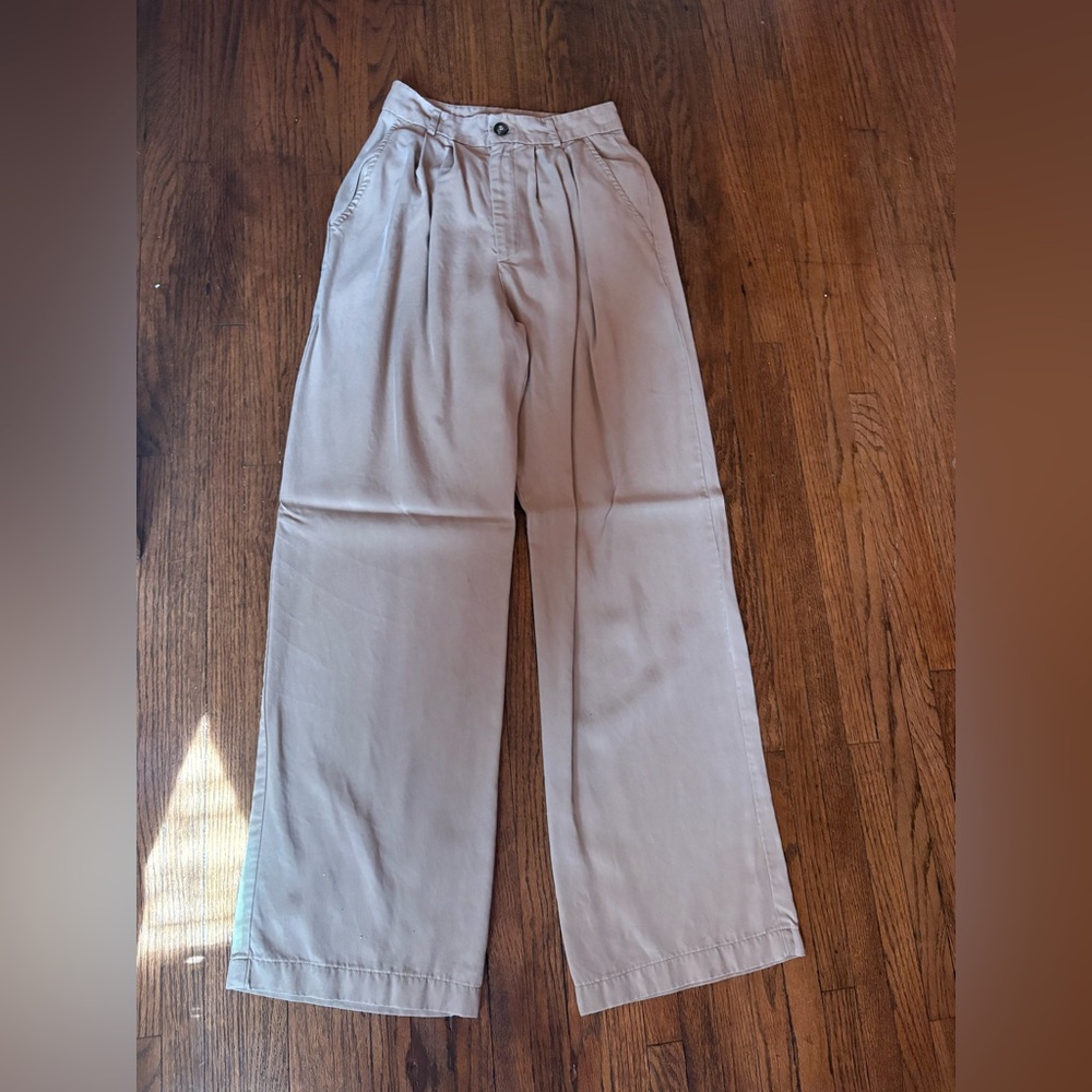 Tailored khaki slacks - Picture 2 of 3